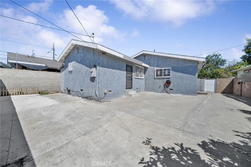 Image 4 of property listing at 1222 E 103rd, Los Angeles, CA 90002