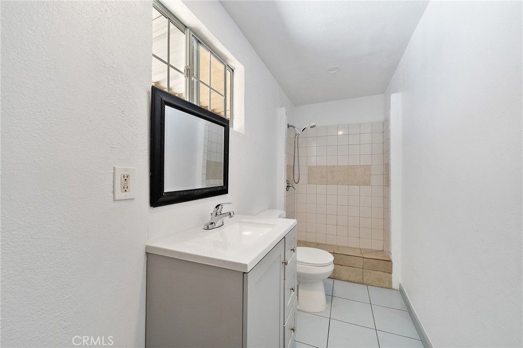 Image 7 of property listing at 1222 E 103rd, Los Angeles, CA 90002