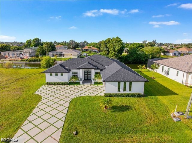 1902 NE 6th ST, Cape Coral, FL 33909