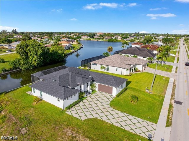 1902 NE 6th ST, Cape Coral, FL 33909
