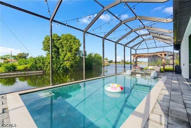 1902 NE 6th ST, Cape Coral, FL 33909