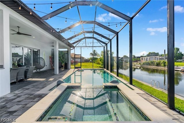 1902 NE 6th ST, Cape Coral, FL 33909