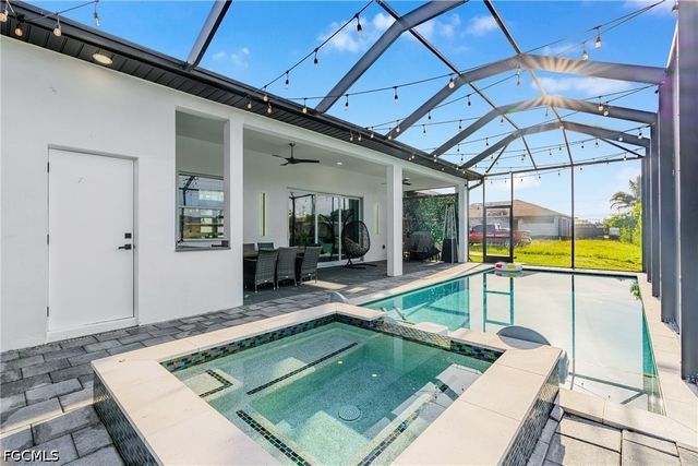 1902 NE 6th ST, Cape Coral, FL 33909