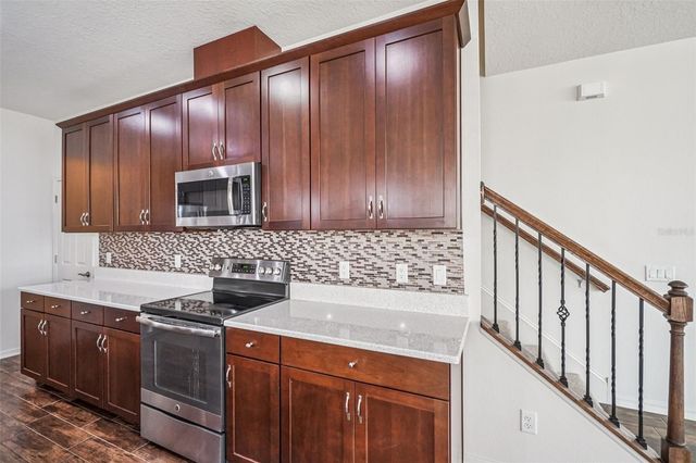 11540 CROWNED SPARROW LANE, Tampa, FL 33626