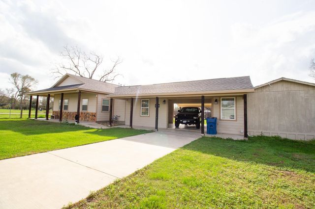 1245 4th St, Hempstead, TX 77445