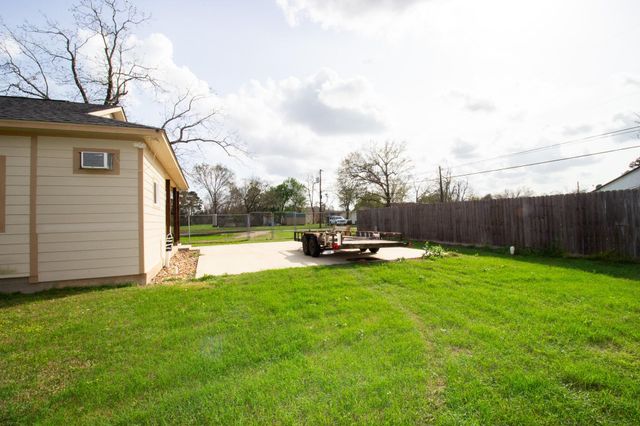 1245 4th St, Hempstead, TX 77445
