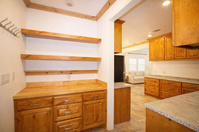 1245 4th St, Hempstead, TX 77445