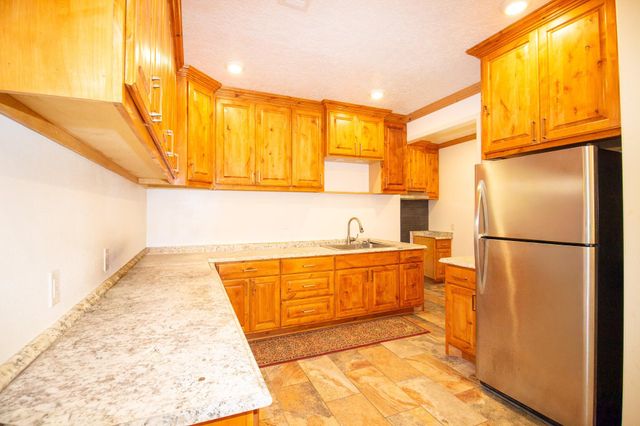 1245 4th St, Hempstead, TX 77445