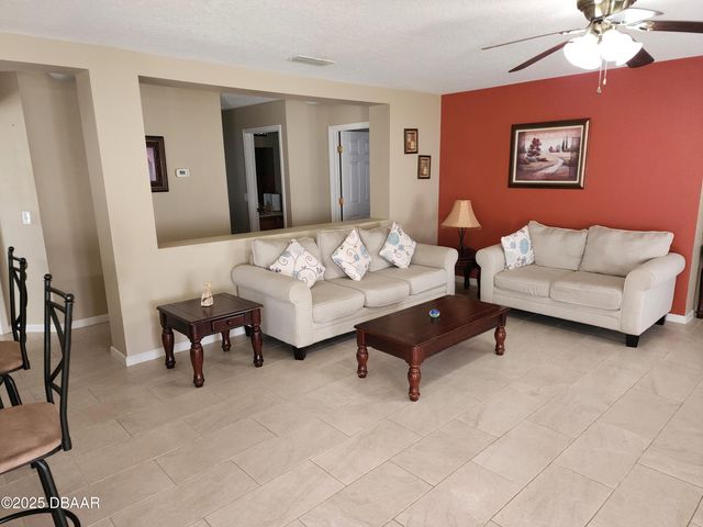 260 Bayberry Lakes Boulevard, Daytona Beach, FL 32124