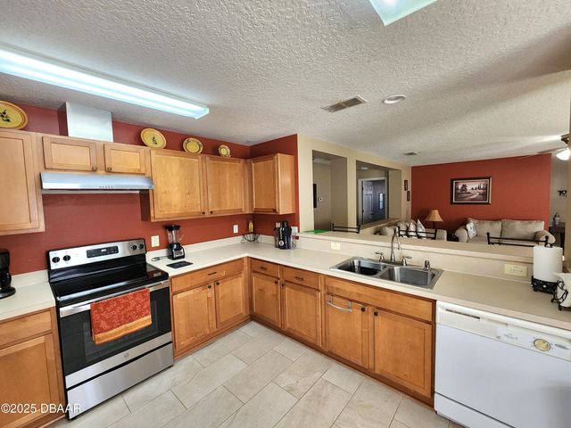 260 Bayberry Lakes Boulevard, Daytona Beach, FL 32124