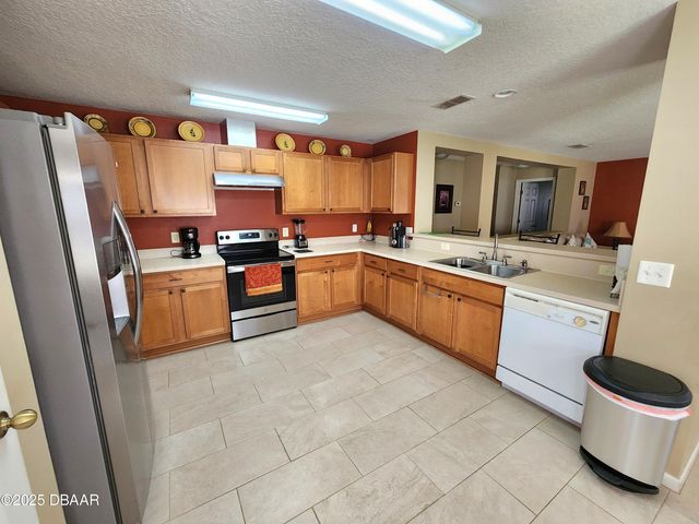 260 Bayberry Lakes Boulevard, Daytona Beach, FL 32124