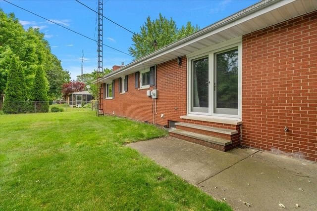 5866 Ponderosa Drive, Stevensville, MI 49127