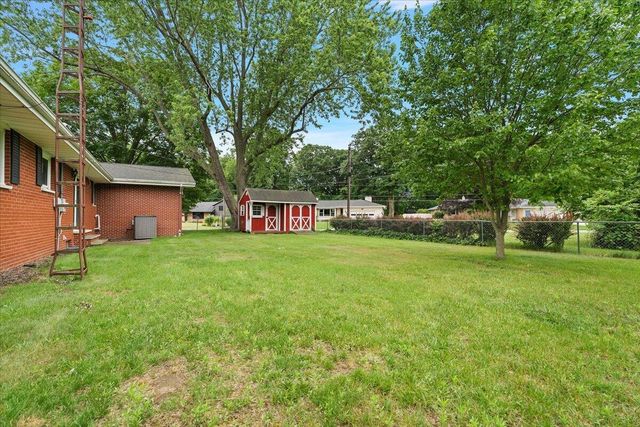5866 Ponderosa Drive, Stevensville, MI 49127