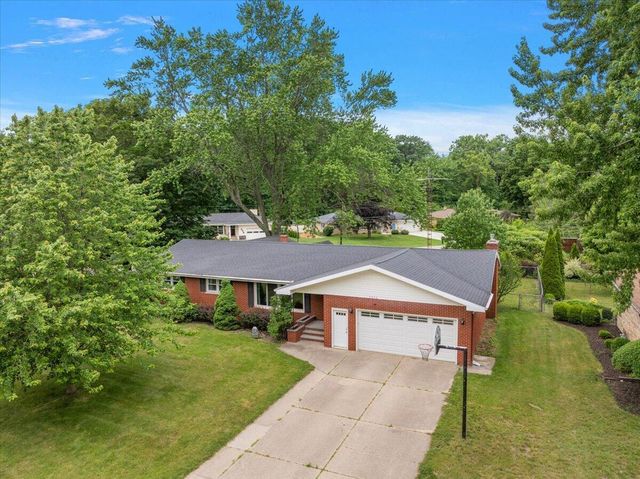 5866 Ponderosa Drive, Stevensville, MI 49127