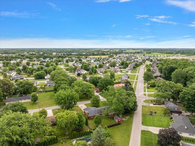 5866 Ponderosa Drive, Stevensville, MI 49127