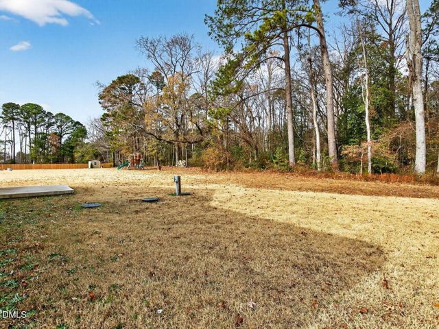 199 Sandcastle Lane, Four Oaks, NC 27524