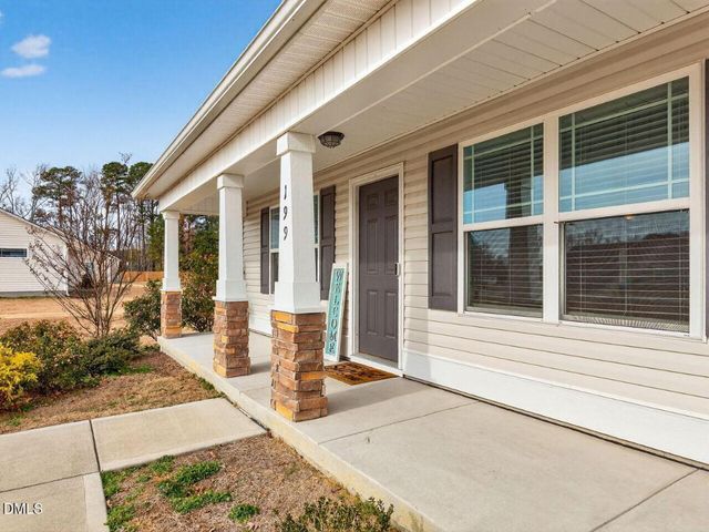 199 Sandcastle Lane, Four Oaks, NC 27524