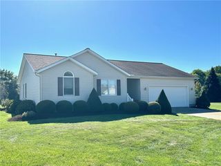 137 Forest View Court, Creston, OH 44217