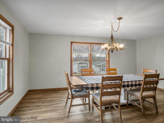 7 CLEAR SPRINGS RD, Dillsburg, PA 17019