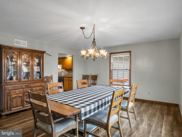 7 CLEAR SPRINGS RD, Dillsburg, PA 17019