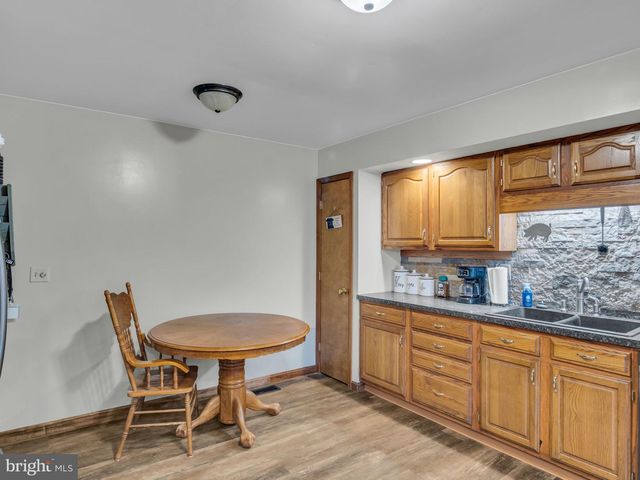 7 CLEAR SPRINGS RD, Dillsburg, PA 17019