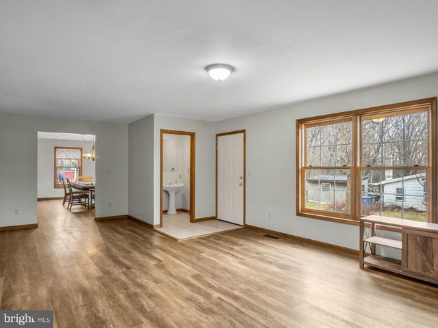 7 CLEAR SPRINGS RD, Dillsburg, PA 17019