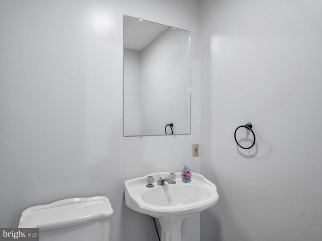 7 CLEAR SPRINGS RD, Dillsburg, PA 17019