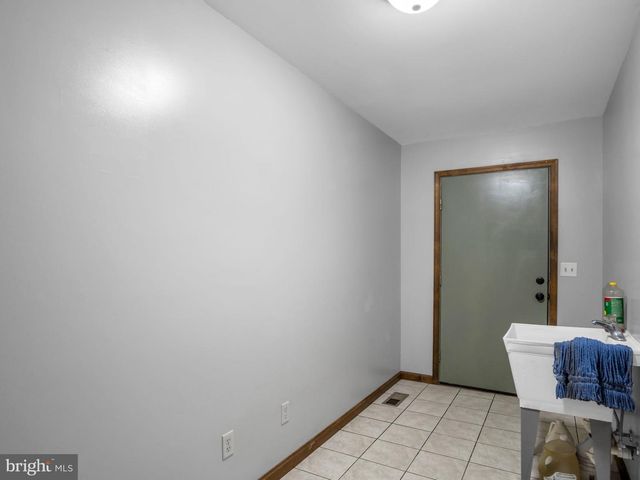 7 CLEAR SPRINGS RD, Dillsburg, PA 17019