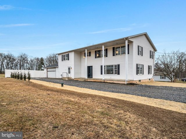 7 CLEAR SPRINGS RD, Dillsburg, PA 17019