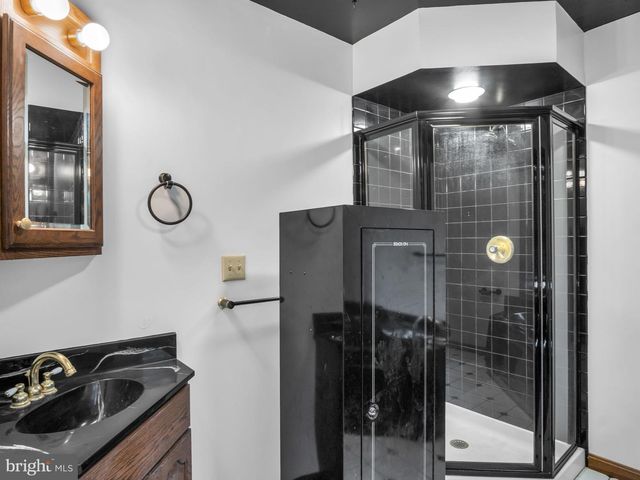 7 CLEAR SPRINGS RD, Dillsburg, PA 17019