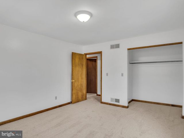 7 CLEAR SPRINGS RD, Dillsburg, PA 17019