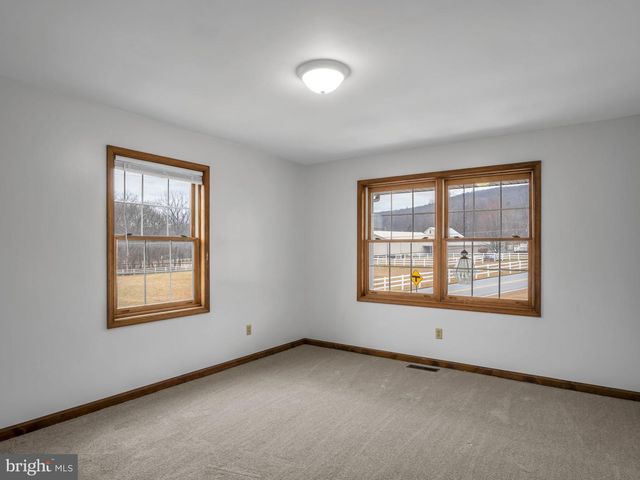 7 CLEAR SPRINGS RD, Dillsburg, PA 17019