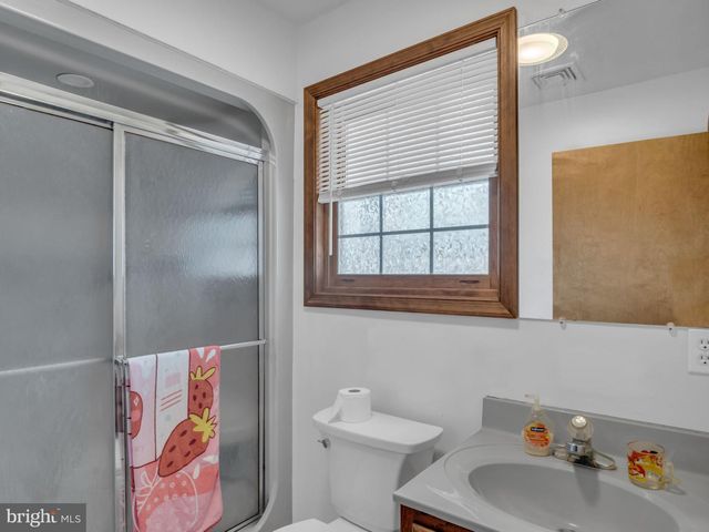 7 CLEAR SPRINGS RD, Dillsburg, PA 17019