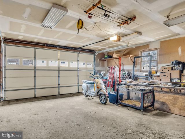 7 CLEAR SPRINGS RD, Dillsburg, PA 17019