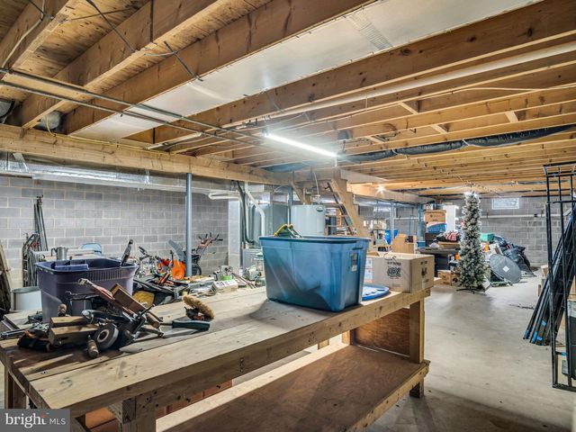 7 CLEAR SPRINGS RD, Dillsburg, PA 17019