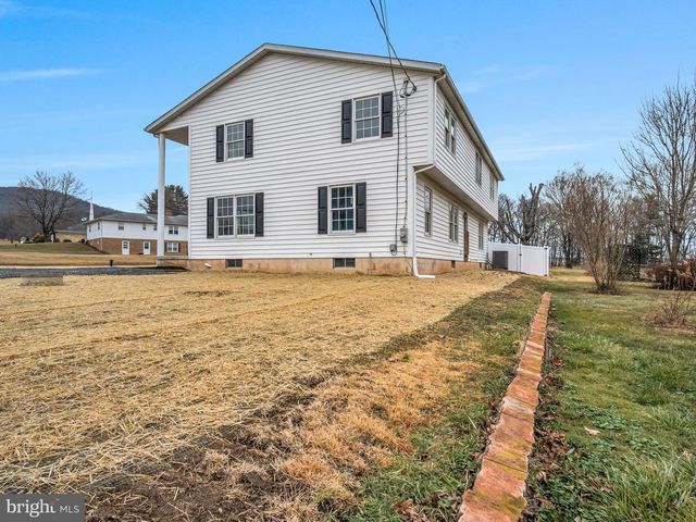 7 CLEAR SPRINGS RD, Dillsburg, PA 17019
