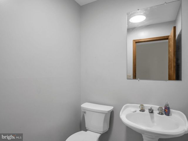 7 CLEAR SPRINGS RD, Dillsburg, PA 17019