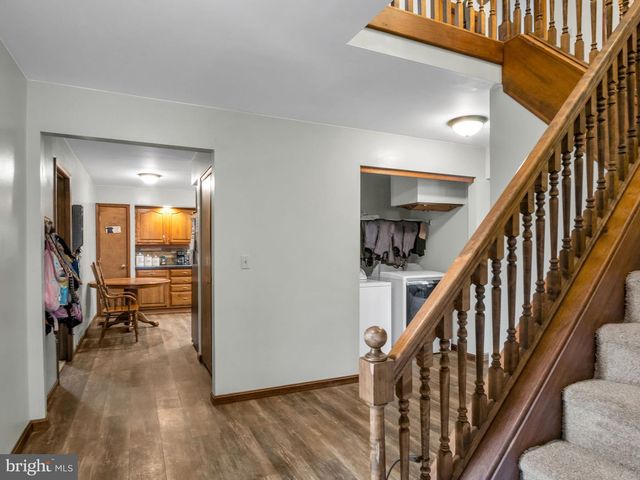 7 CLEAR SPRINGS RD, Dillsburg, PA 17019