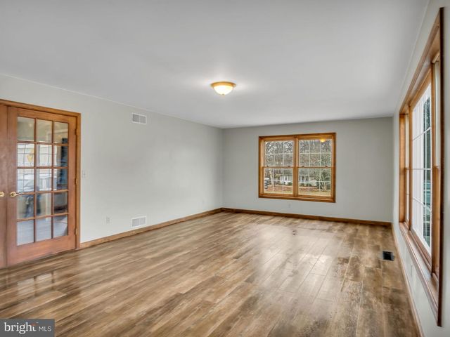 7 CLEAR SPRINGS RD, Dillsburg, PA 17019