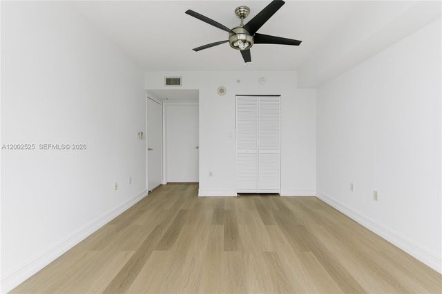 31 SE 5th St 2301, Miami, FL 33131