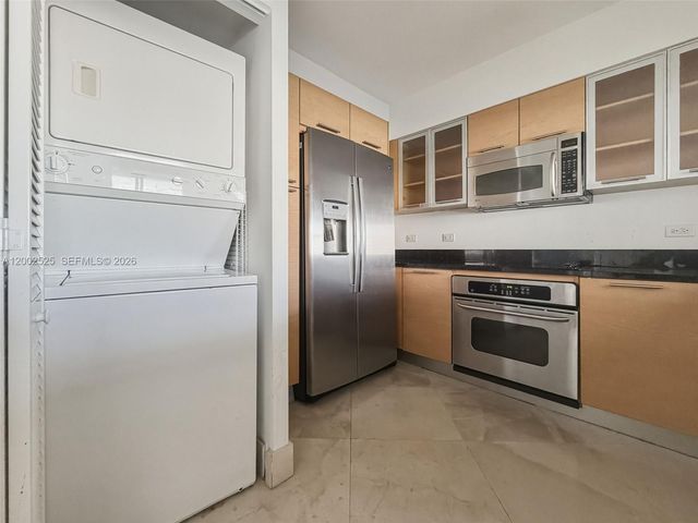 31 SE 5th St 2301, Miami, FL 33131