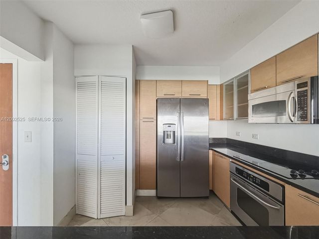 31 SE 5th St 2301, Miami, FL 33131