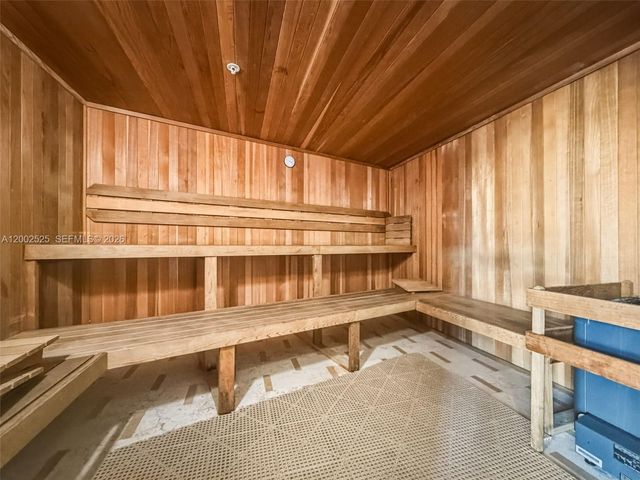 31 SE 5th St 2301, Miami, FL 33131