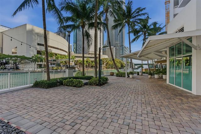 31 SE 5th St 2301, Miami, FL 33131