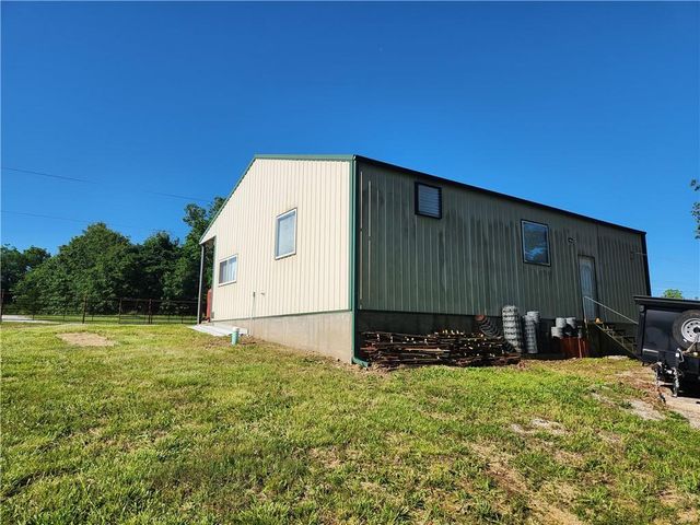 10909 7 Highway, Clinton, MO 64735