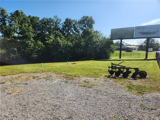 10909 7 Highway, Clinton, MO 64735