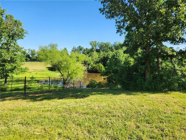 10909 7 Highway, Clinton, MO 64735