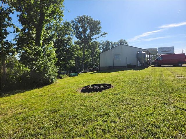 10909 7 Highway, Clinton, MO 64735
