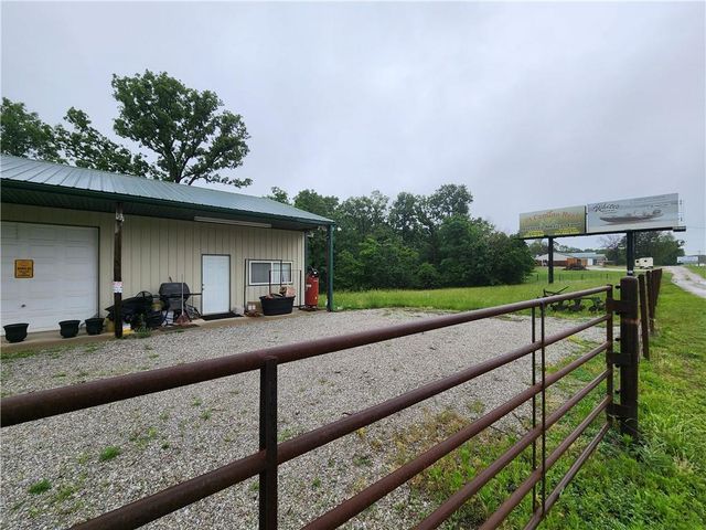 10909 7 Highway, Clinton, MO 64735