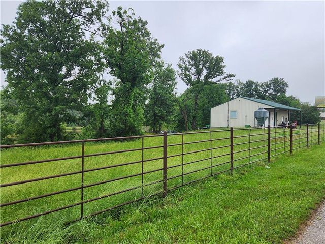 10909 7 Highway, Clinton, MO 64735